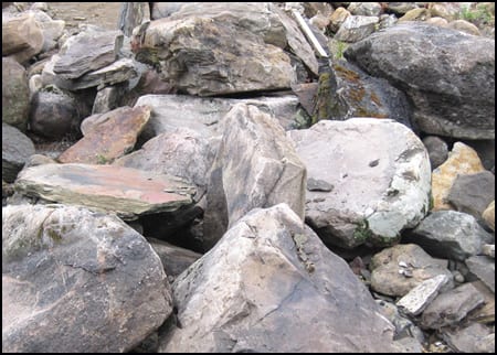 PA Colonial Stone boulders