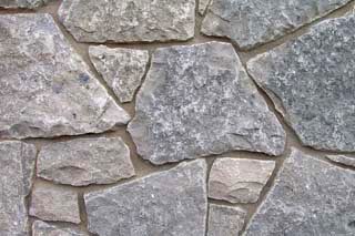 Rolling-Rock-Seneca-Gray-Irregular-Thin-Veneer-Stone