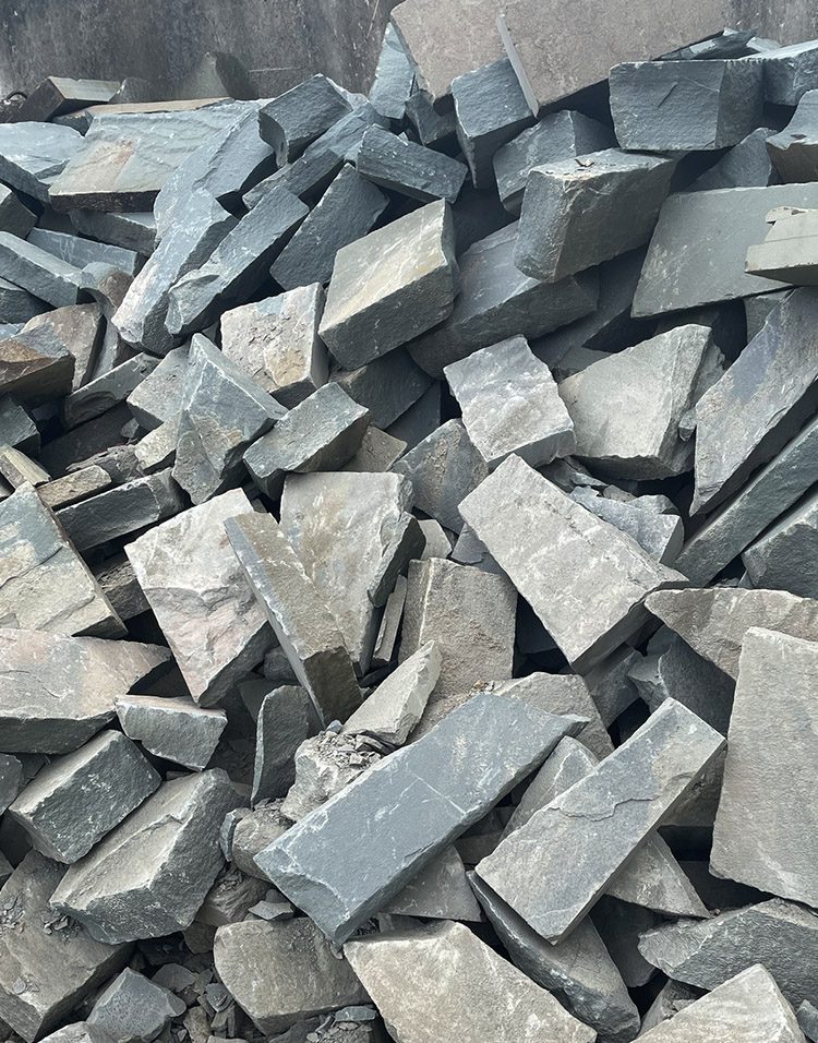 We keep a great inventory of Snapped Bluestone both bulk and palleted.