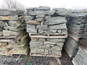 Apple Creek Wall Stone 4-6" tall in pallets