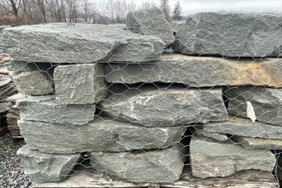Apple creek 4 to 6 inch thick full range color palleted wall stone