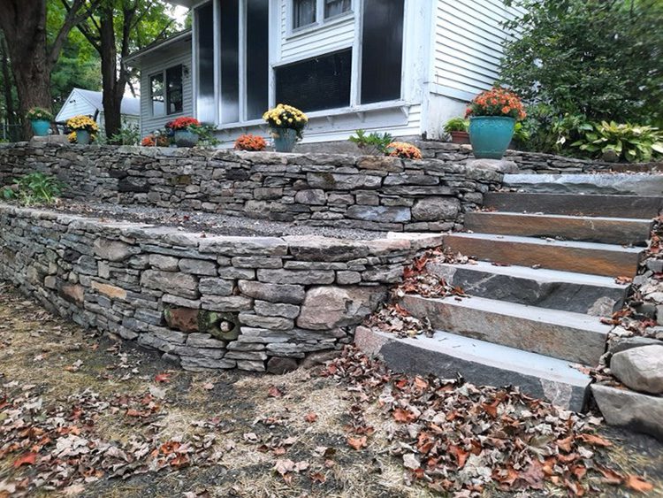 PA Colonial Wallstone and bluestone natural edge steps