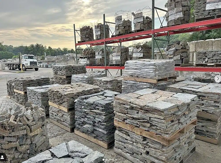 Pallets of in stock thin veneer building and landscape stone