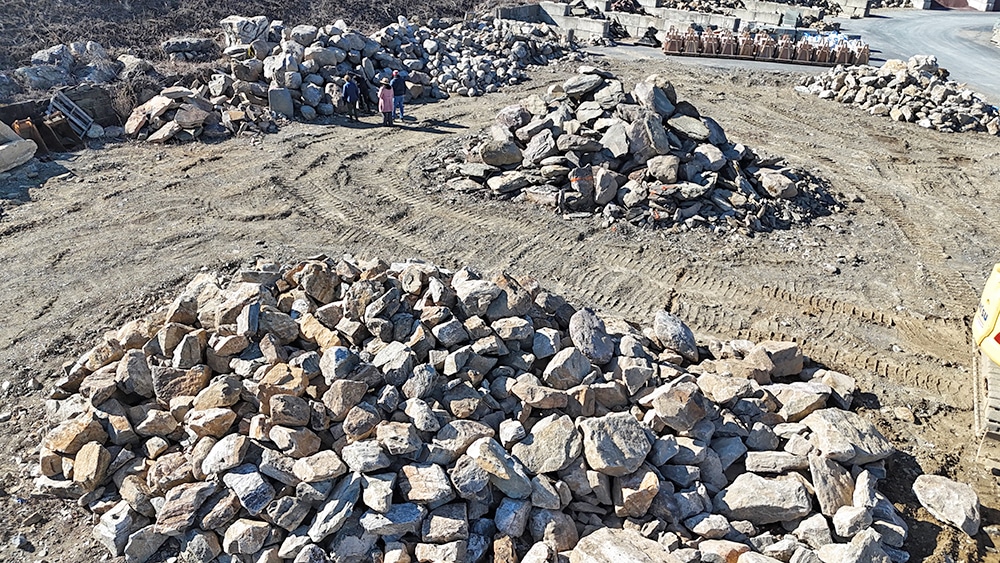 A PICTURE OF OUR FULLY STOCKED BOULDER FIELD